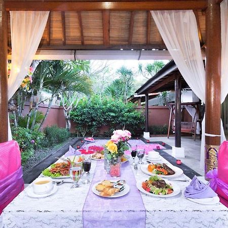 One Bedroom Private Villa Kuta スミニャック エクステリア 写真