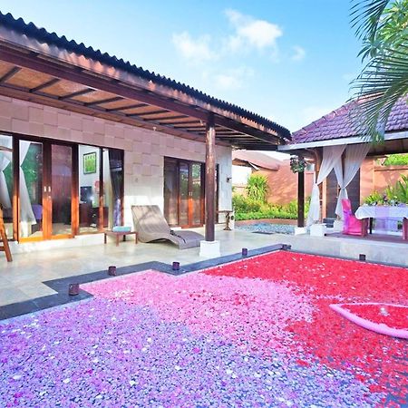One Bedroom Private Villa Kuta スミニャック エクステリア 写真
