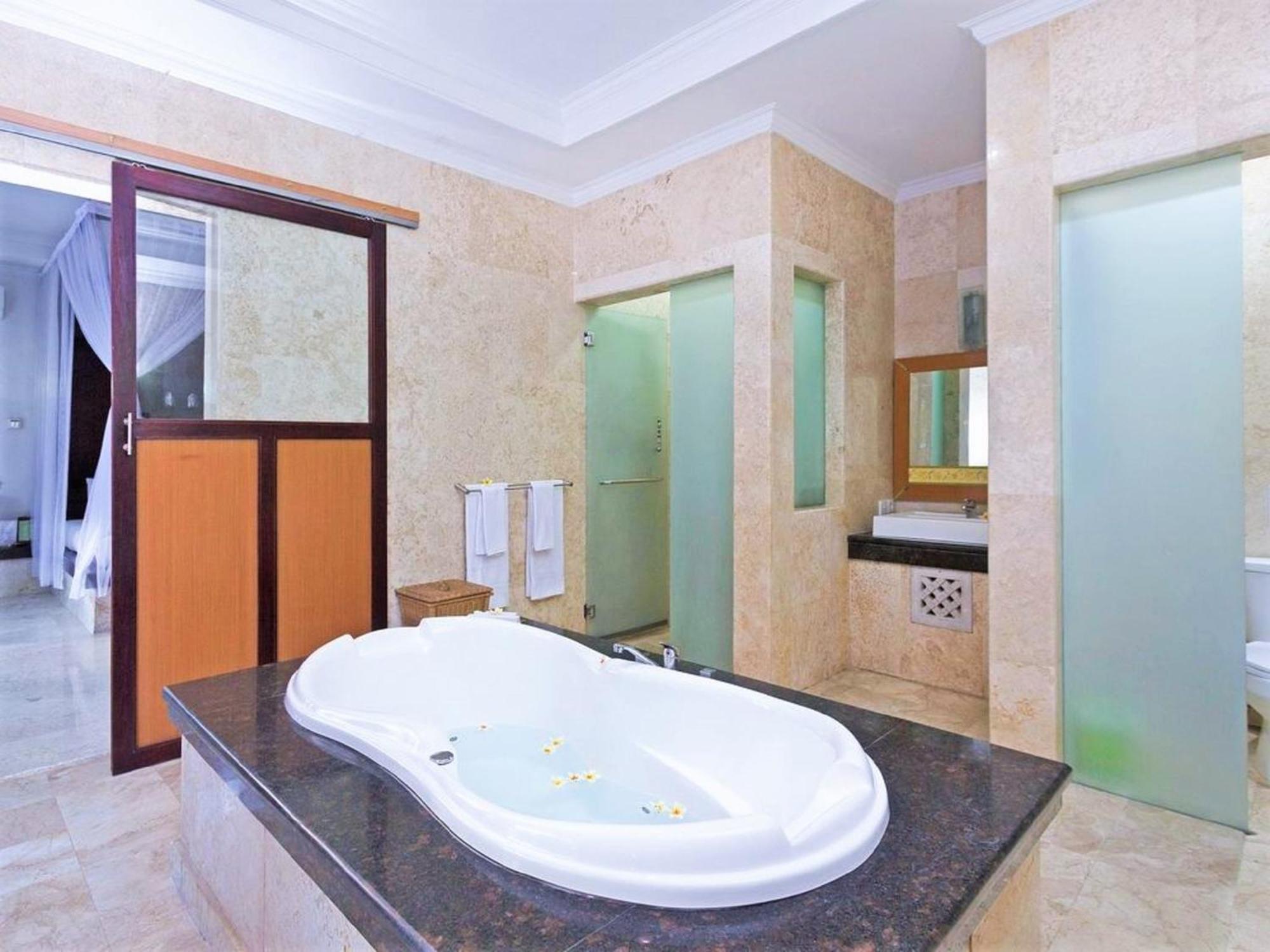One Bedroom Private Villa Kuta スミニャック エクステリア 写真