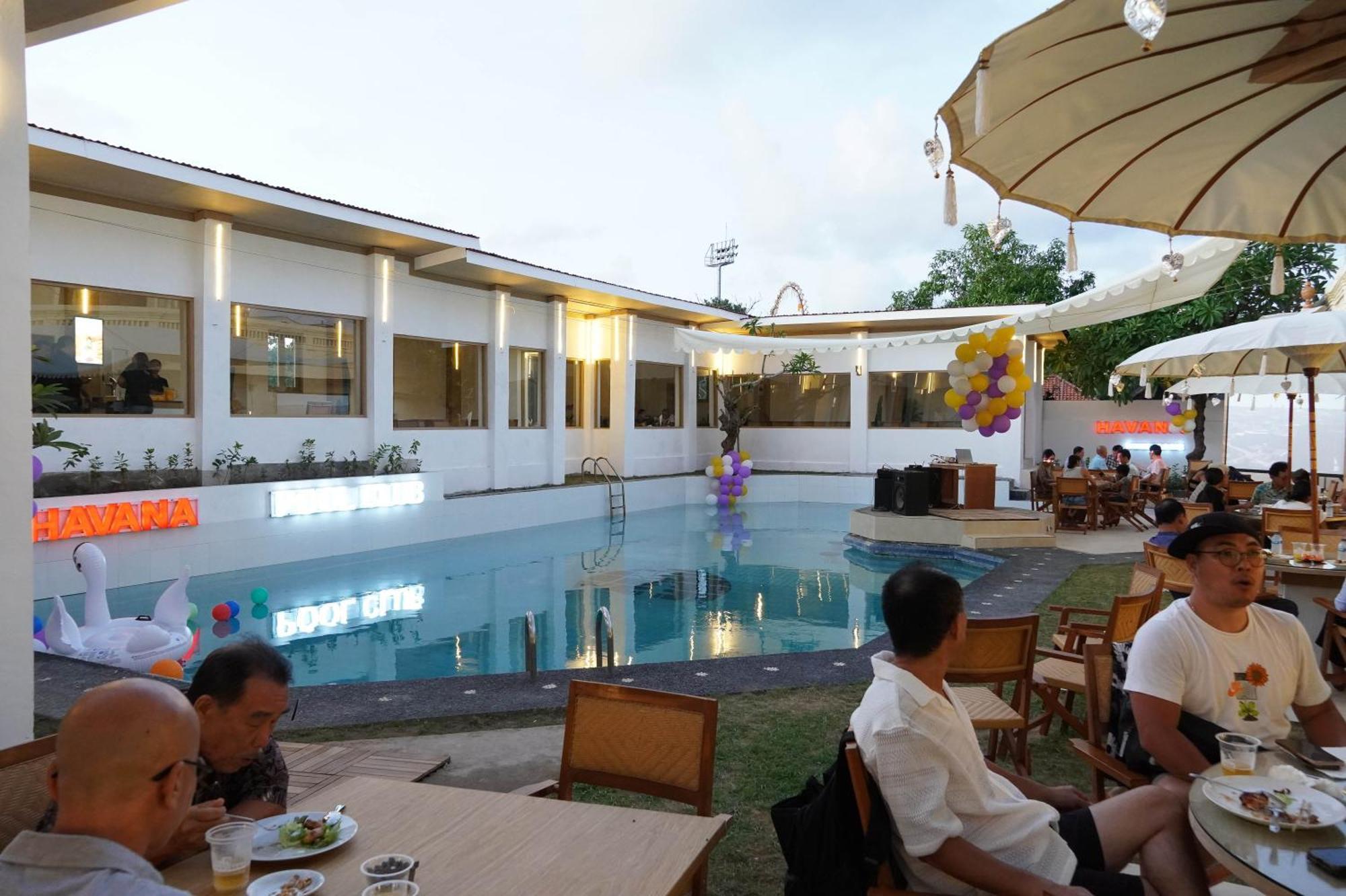One Bedroom Private Villa Kuta スミニャック エクステリア 写真