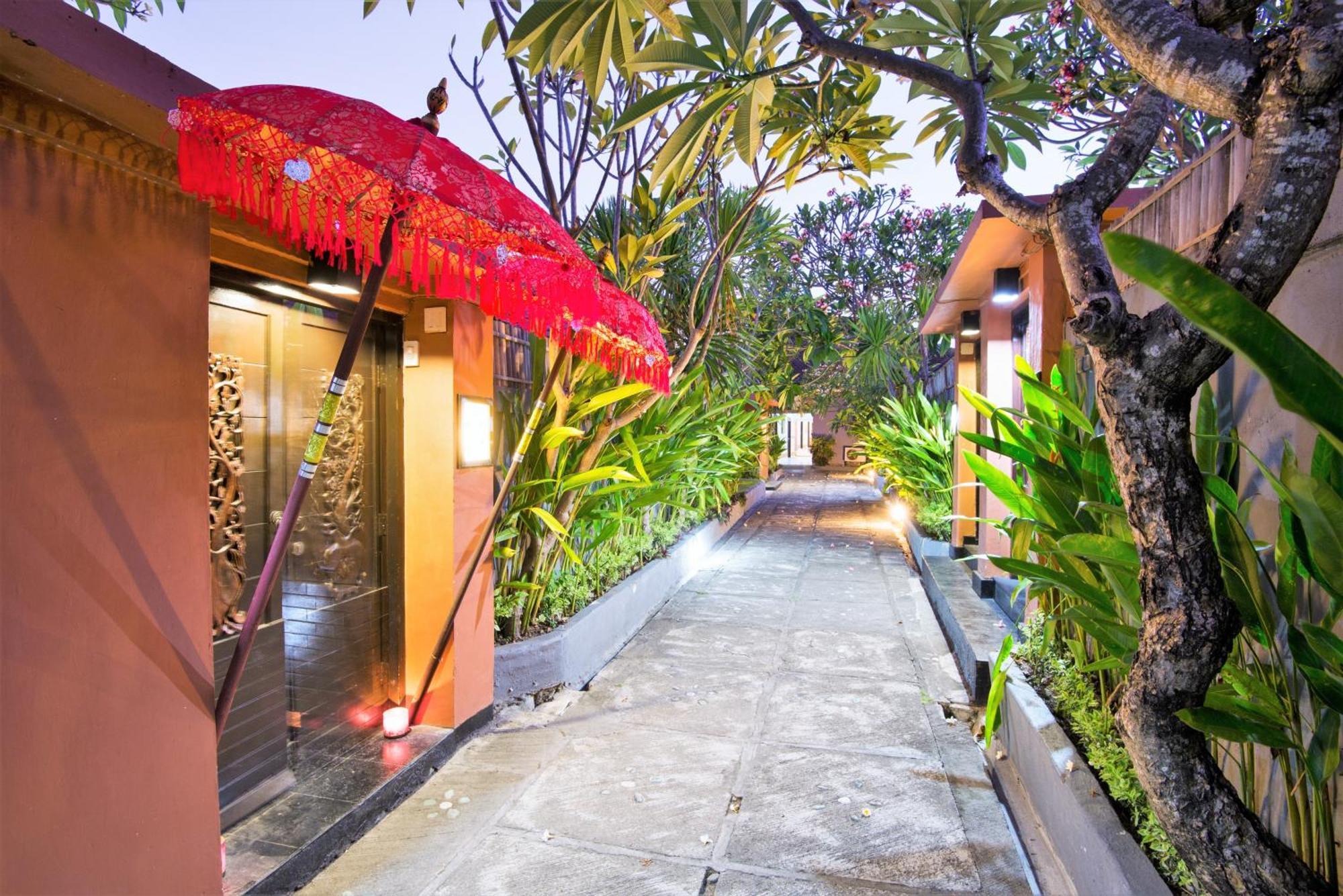 One Bedroom Private Villa Kuta スミニャック エクステリア 写真